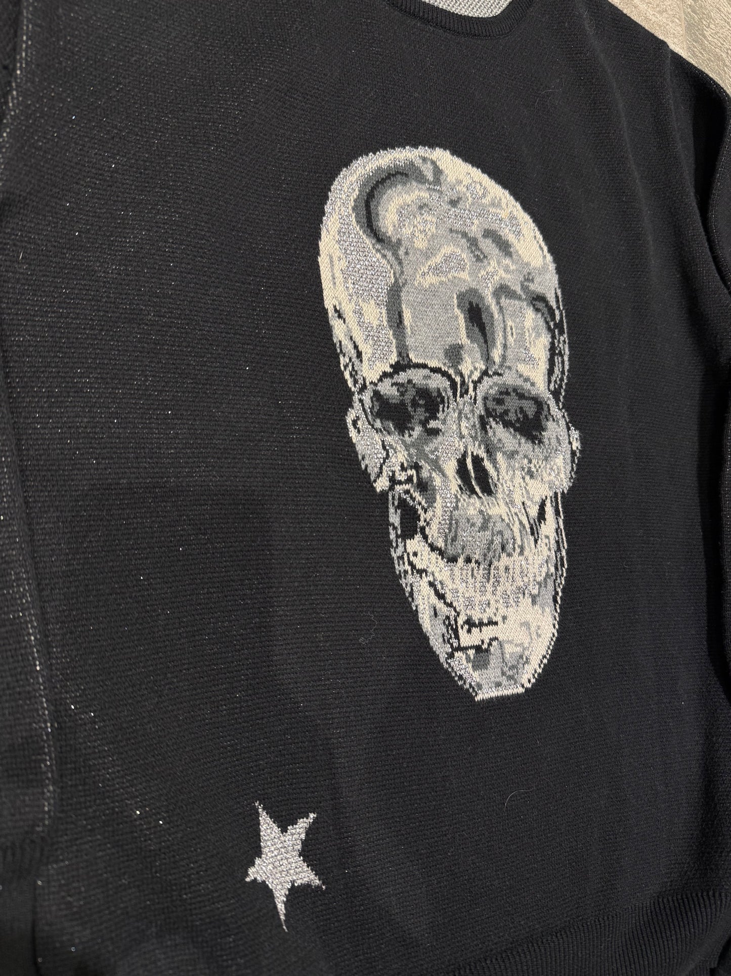 000’s Armed Skull Jumper (M)