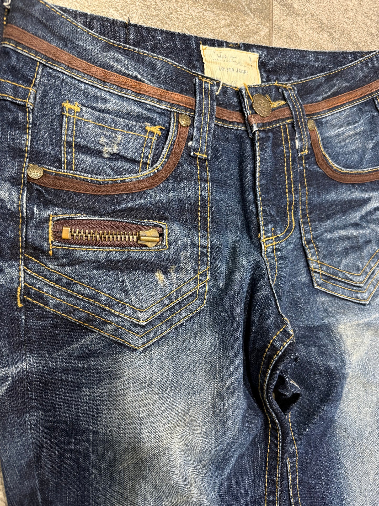 000’s Lolita Washed Bootcut Jeans (30”)