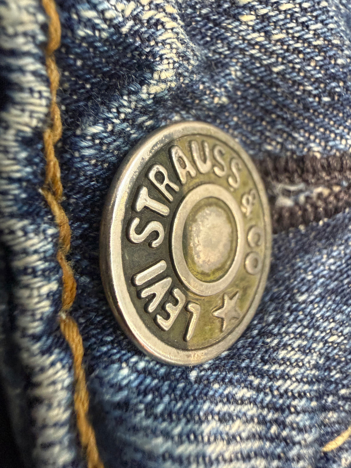000’s Levi’s 502 Ghost Wash Jeans (28”)