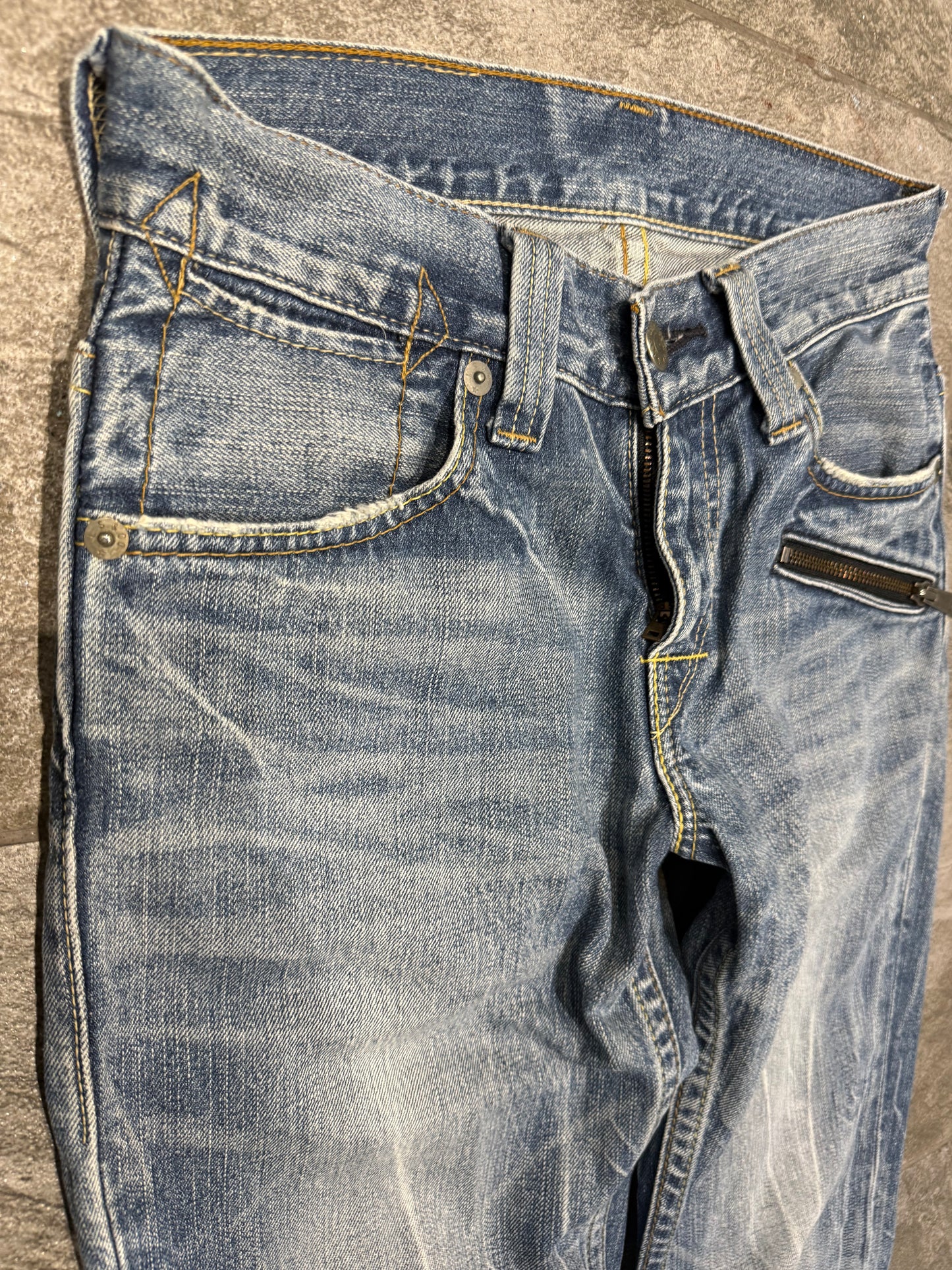 000’s Levi’s 502 Jeans (30”)