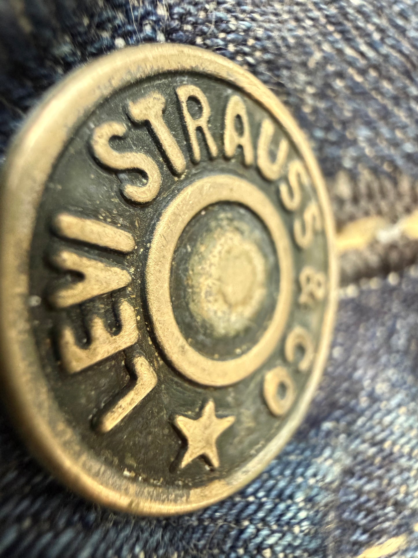 000’s Levi’s 502 Ghost Wash Jeans (29”)