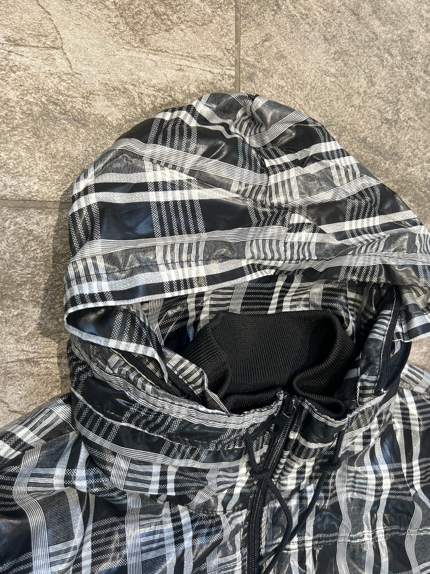 000’s Beno Plaid/Checkered Bono Hoodie