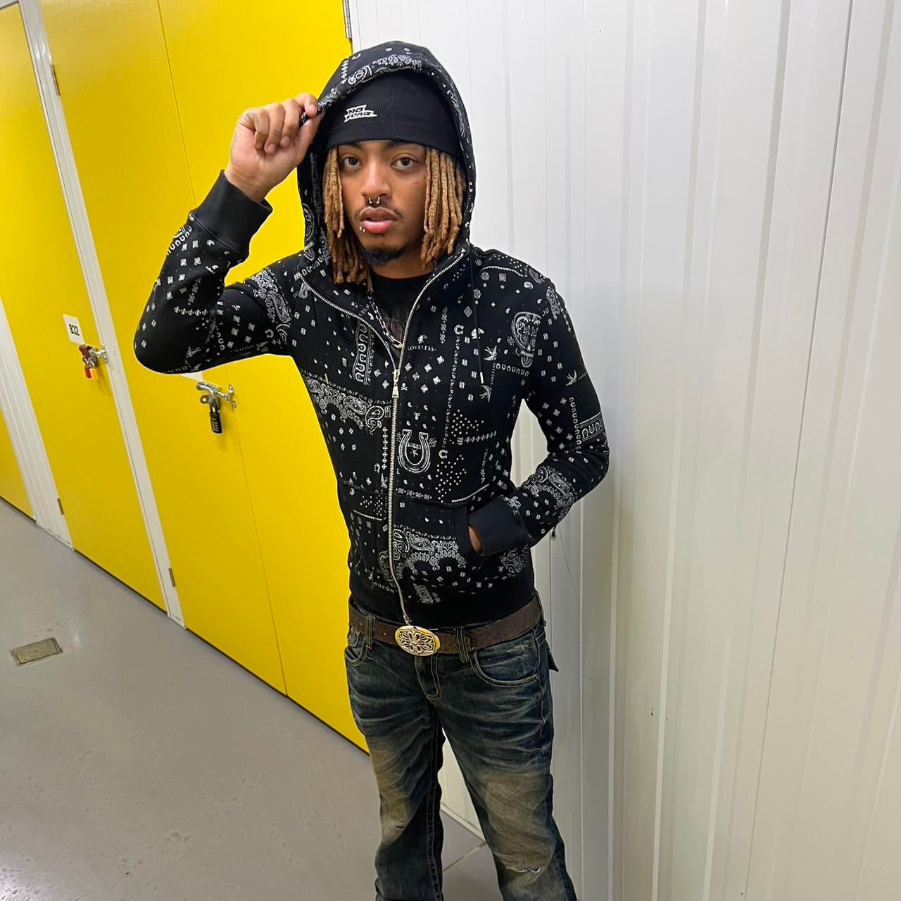 000’s Loveless Zip Up Hoodie