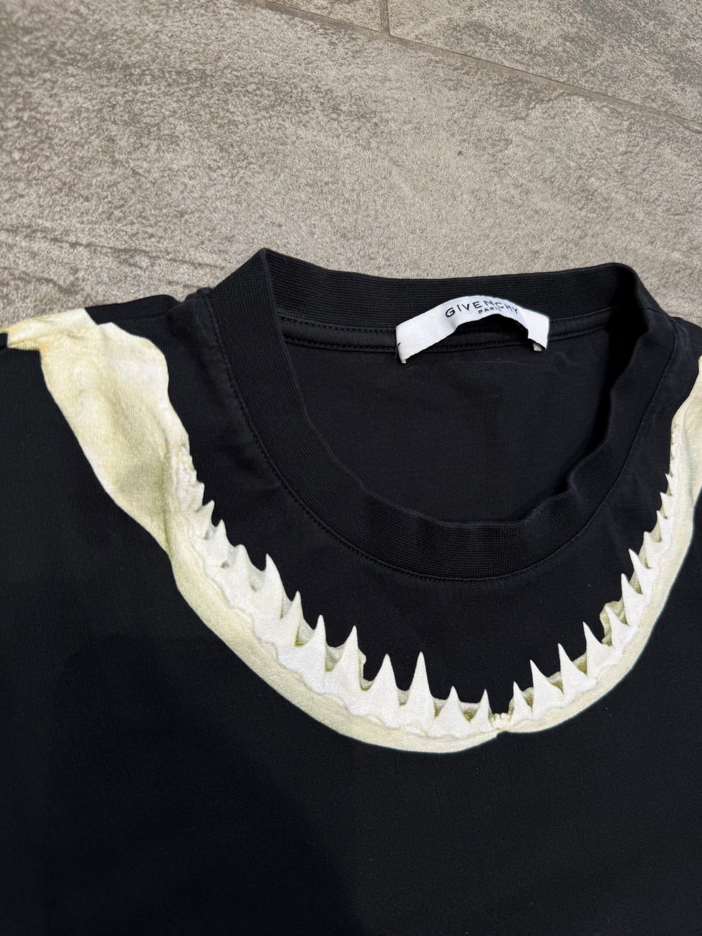 Givenchy Shark Teeth Tee (L)
