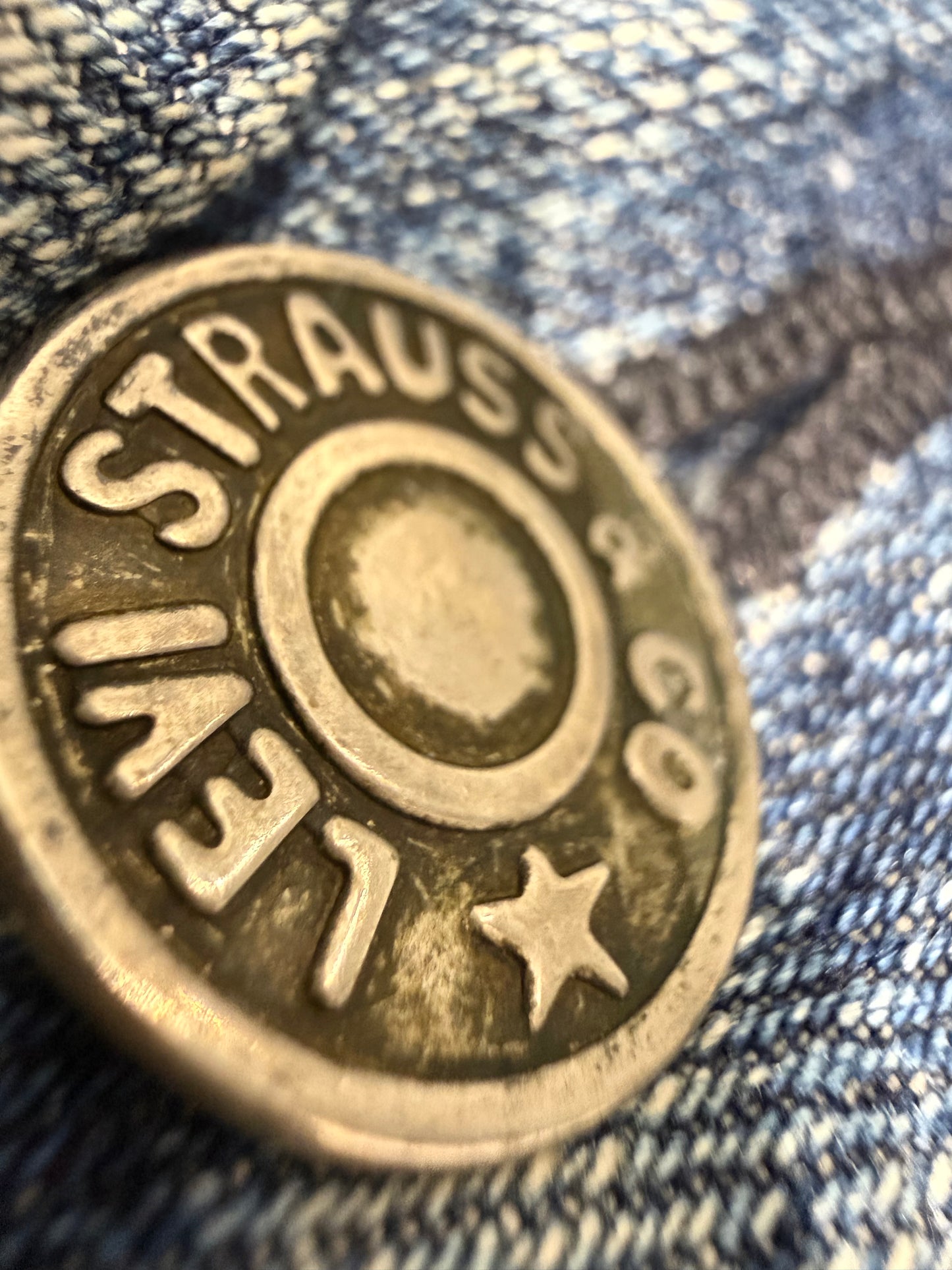 000’s Japanese Levi’s 502s (31”)
