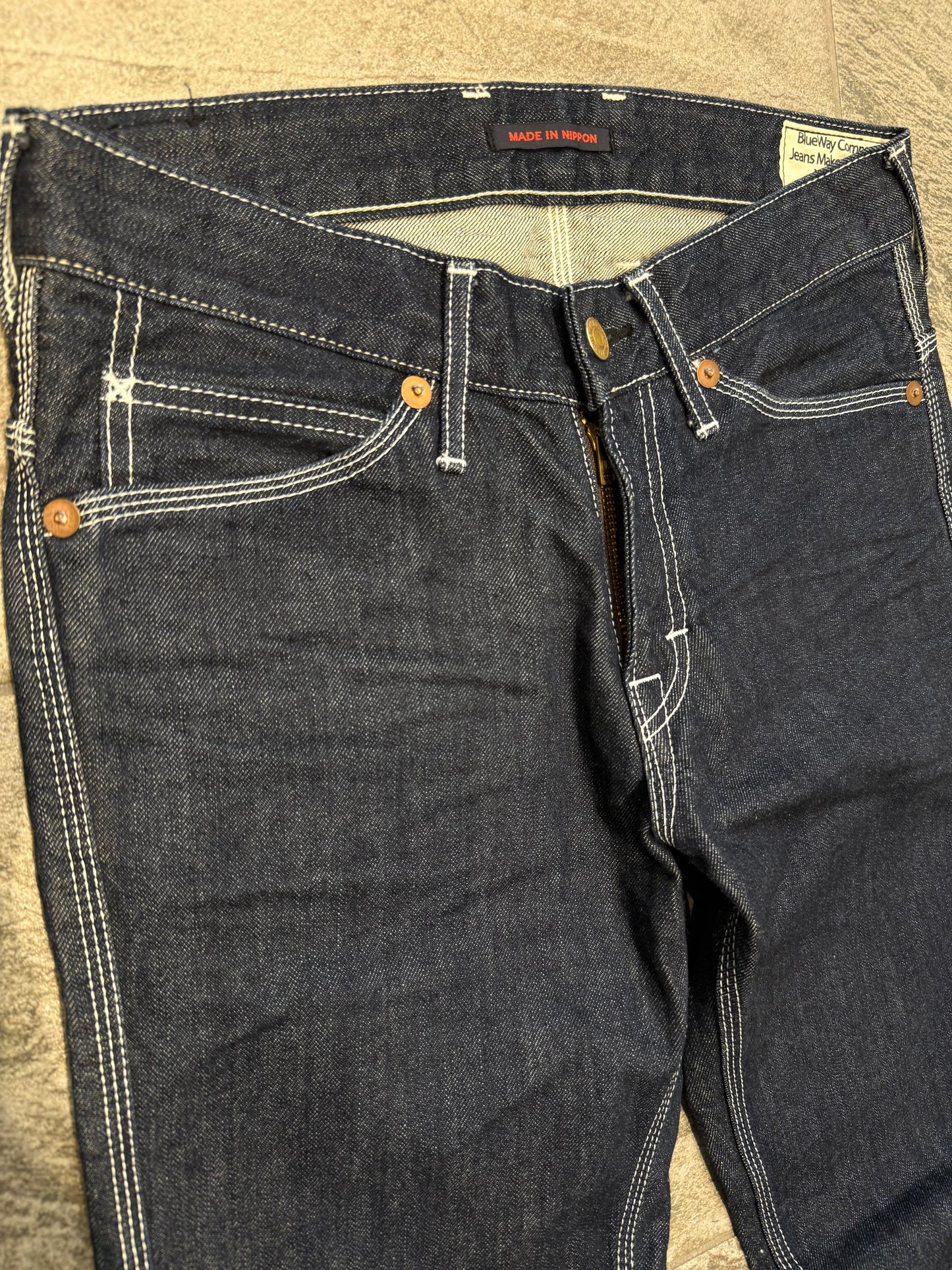 000’s BW Jeans (28”)