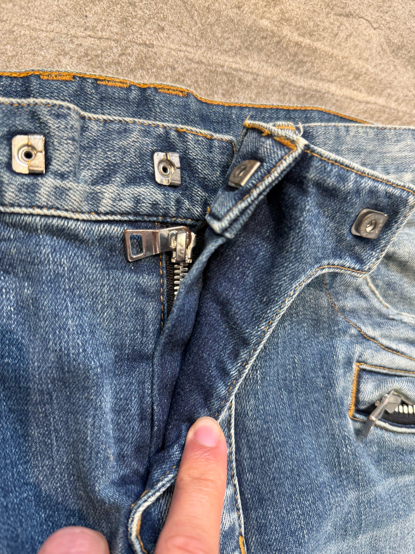 Distressed Balmain Biker Jeans (32”)