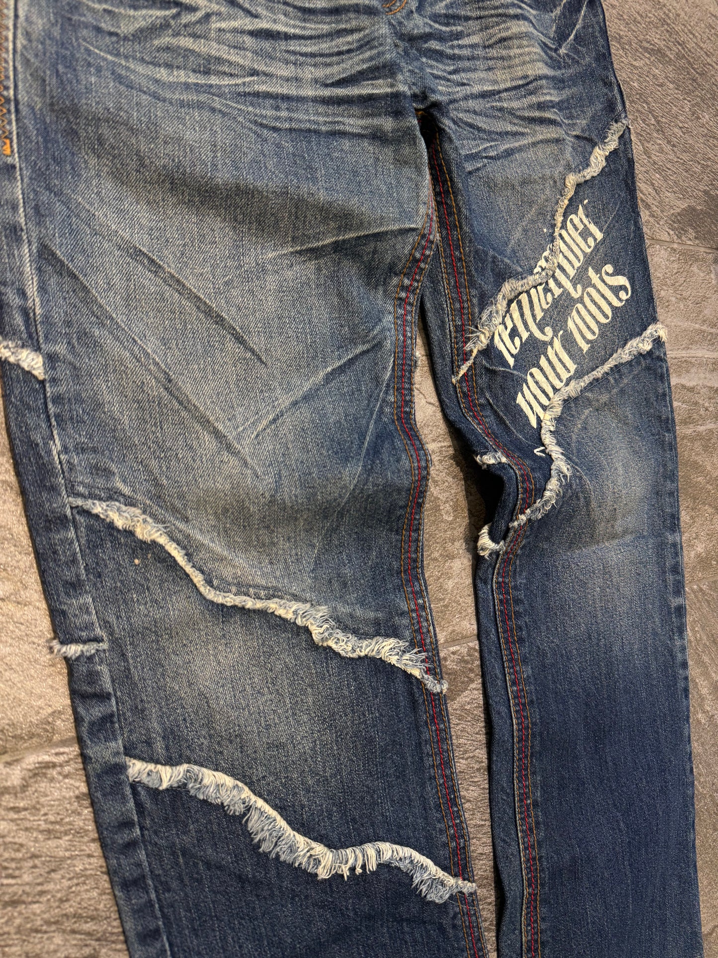 000’s Gotcha Distressed Jeans (32”)