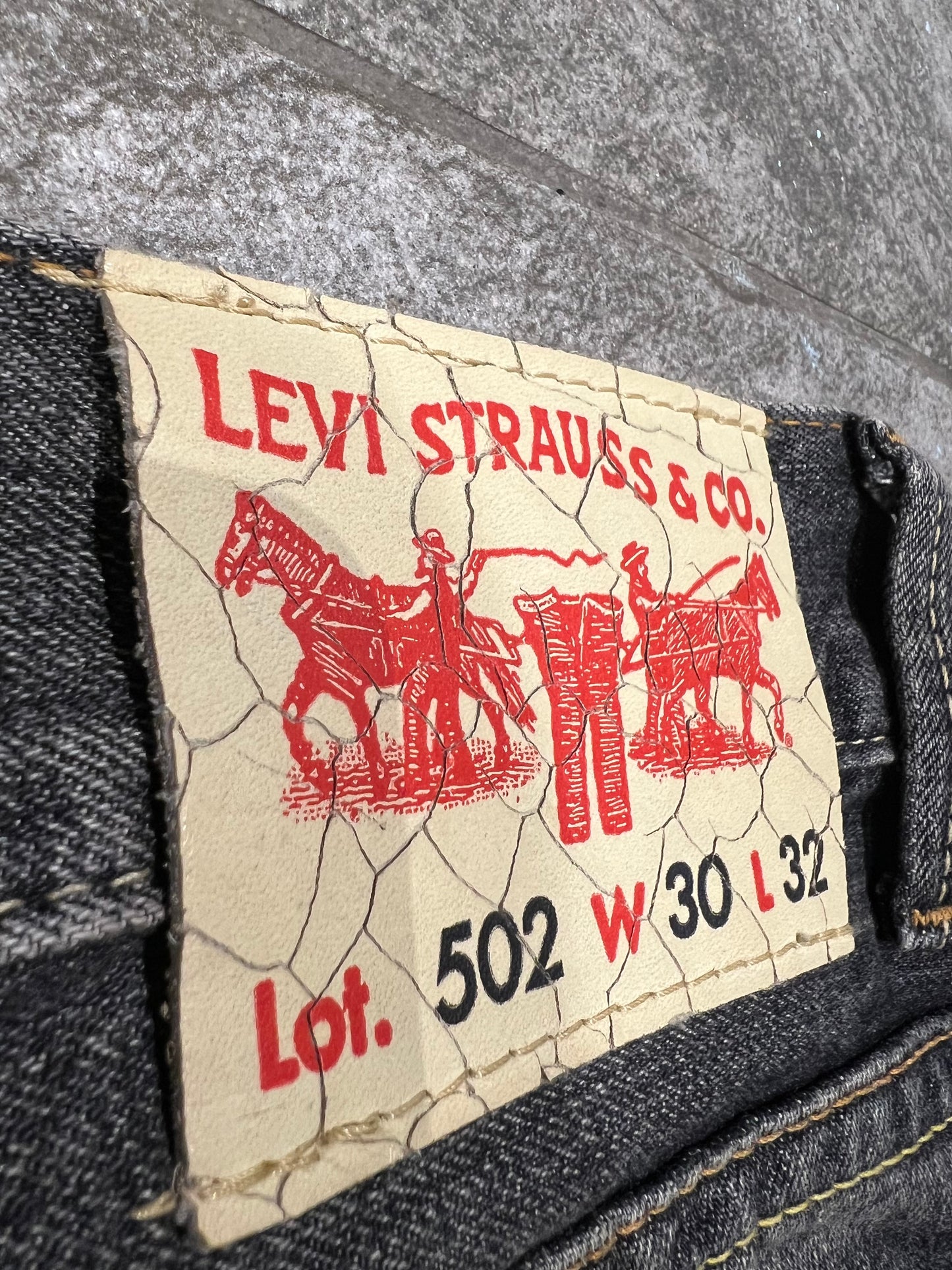 000’s Levi’s 502 Jeans (30”)