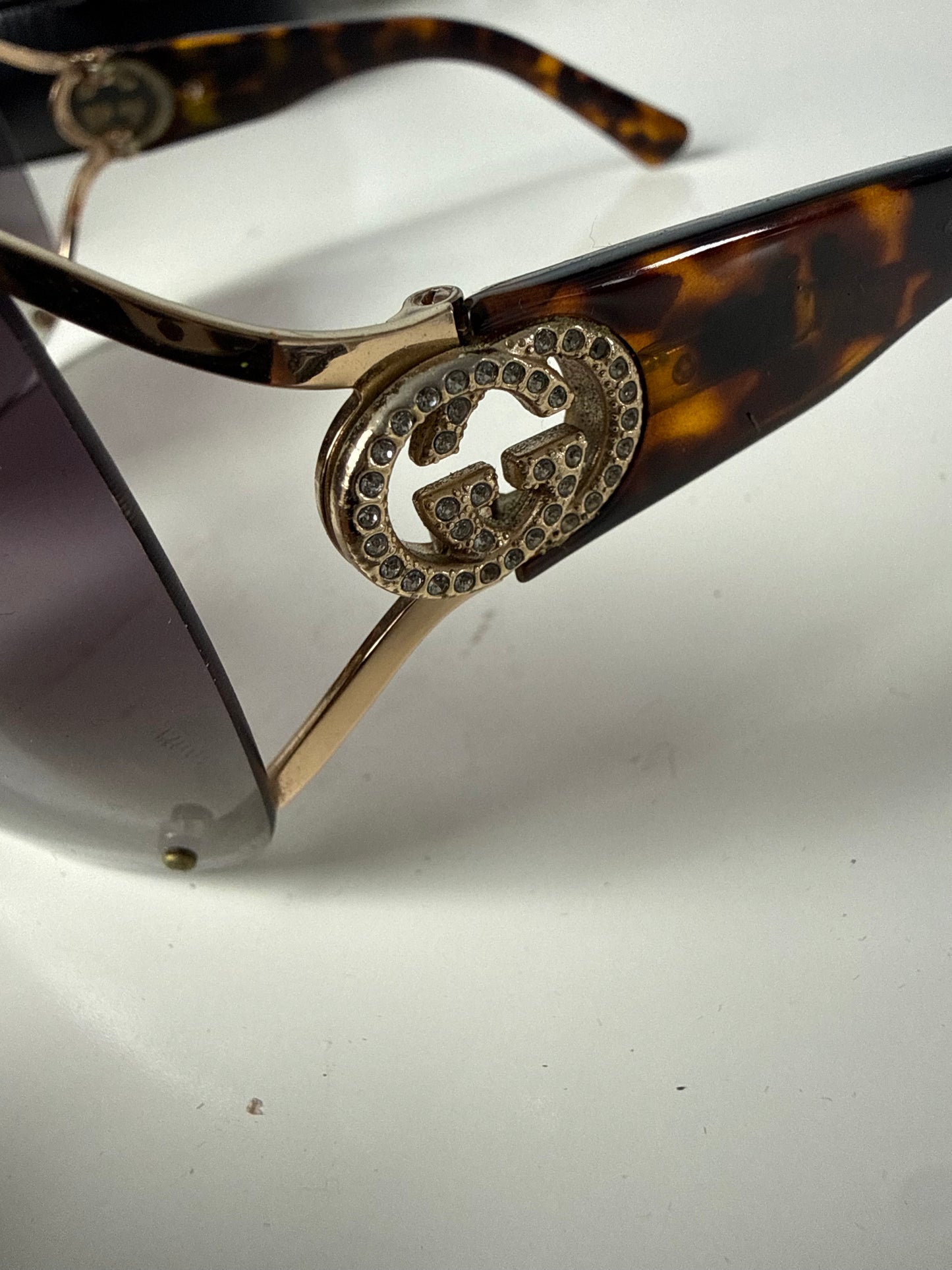 000’s Gucci Oversized Sunglasses