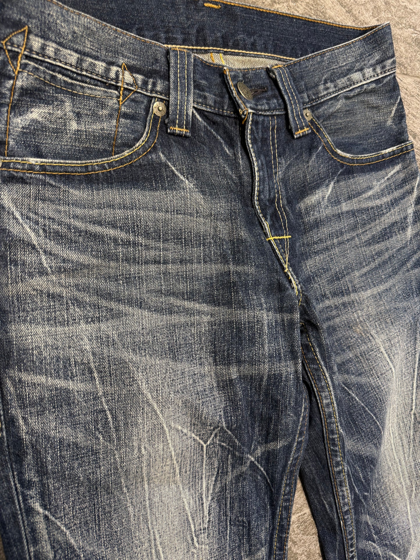 000’s Levi’s 502 Ghostwash Jeans (32”)