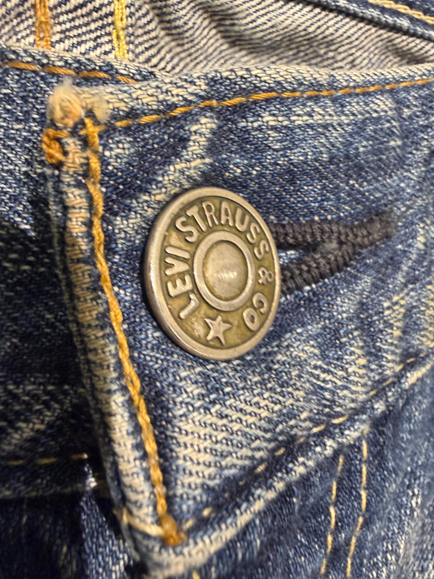 000’s Levis 502 Ghost Wash Jeans (34”)