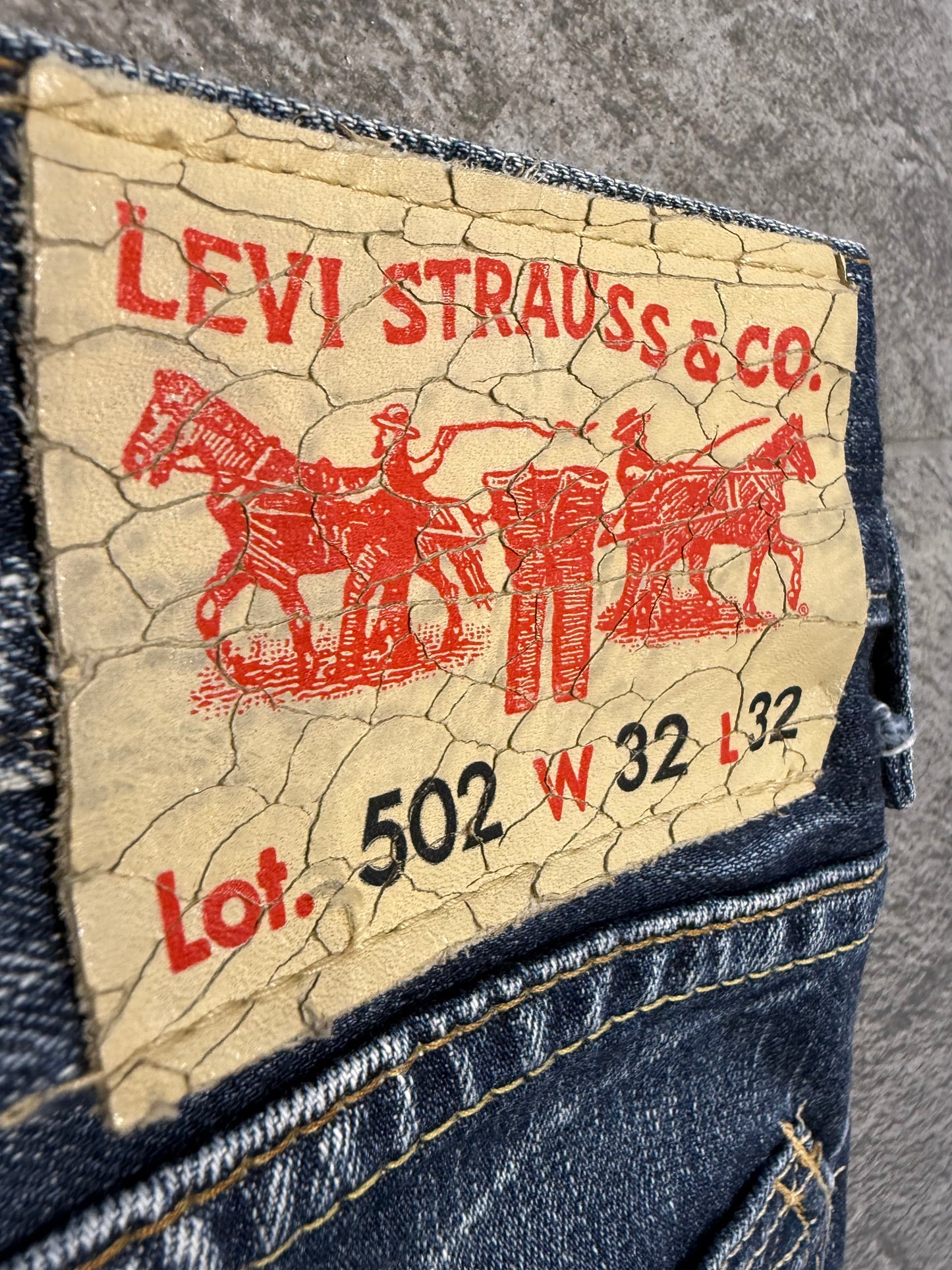 000’s Levi’s 502 Ghostwash Jeans (32”)